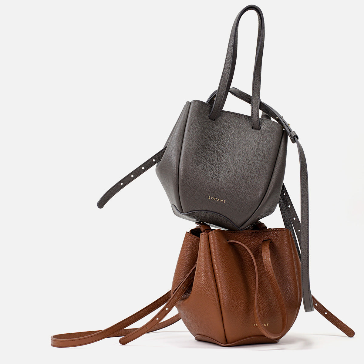 Geanta Mini Pétale, Piele Texturata, Culoare Scortisoara, cu Accesorii