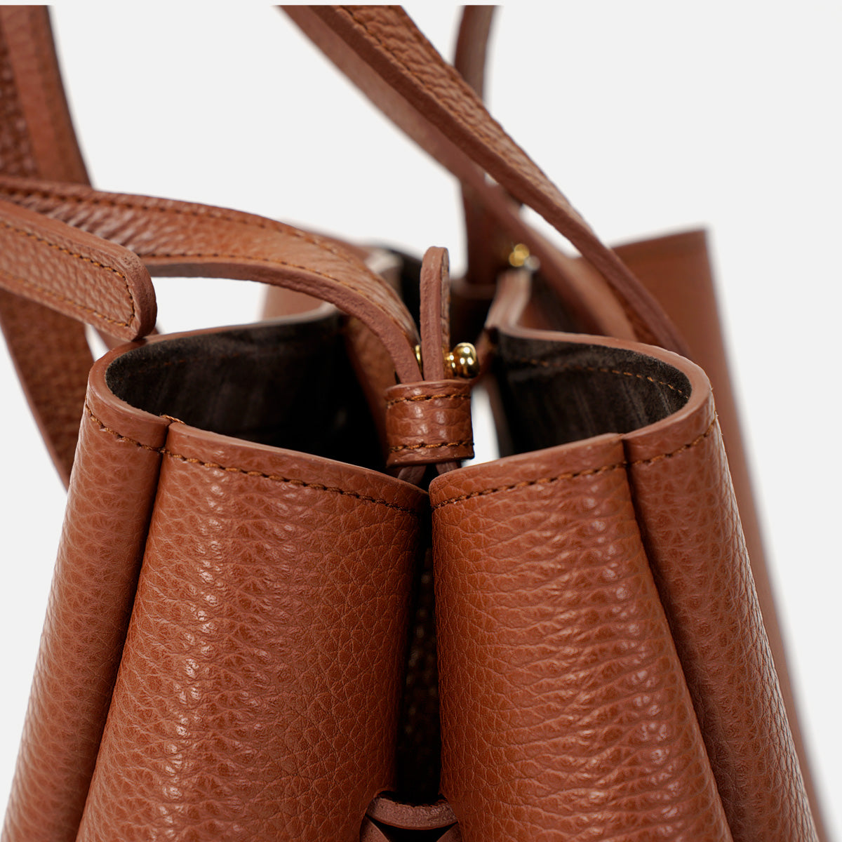 Geanta Pétale, Piele Texturata, Culoare Scortisoara, cu Accesorii