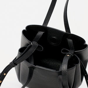 Geanta Mini Pétale, Piele Texturata, Neagra, cu Accesorii