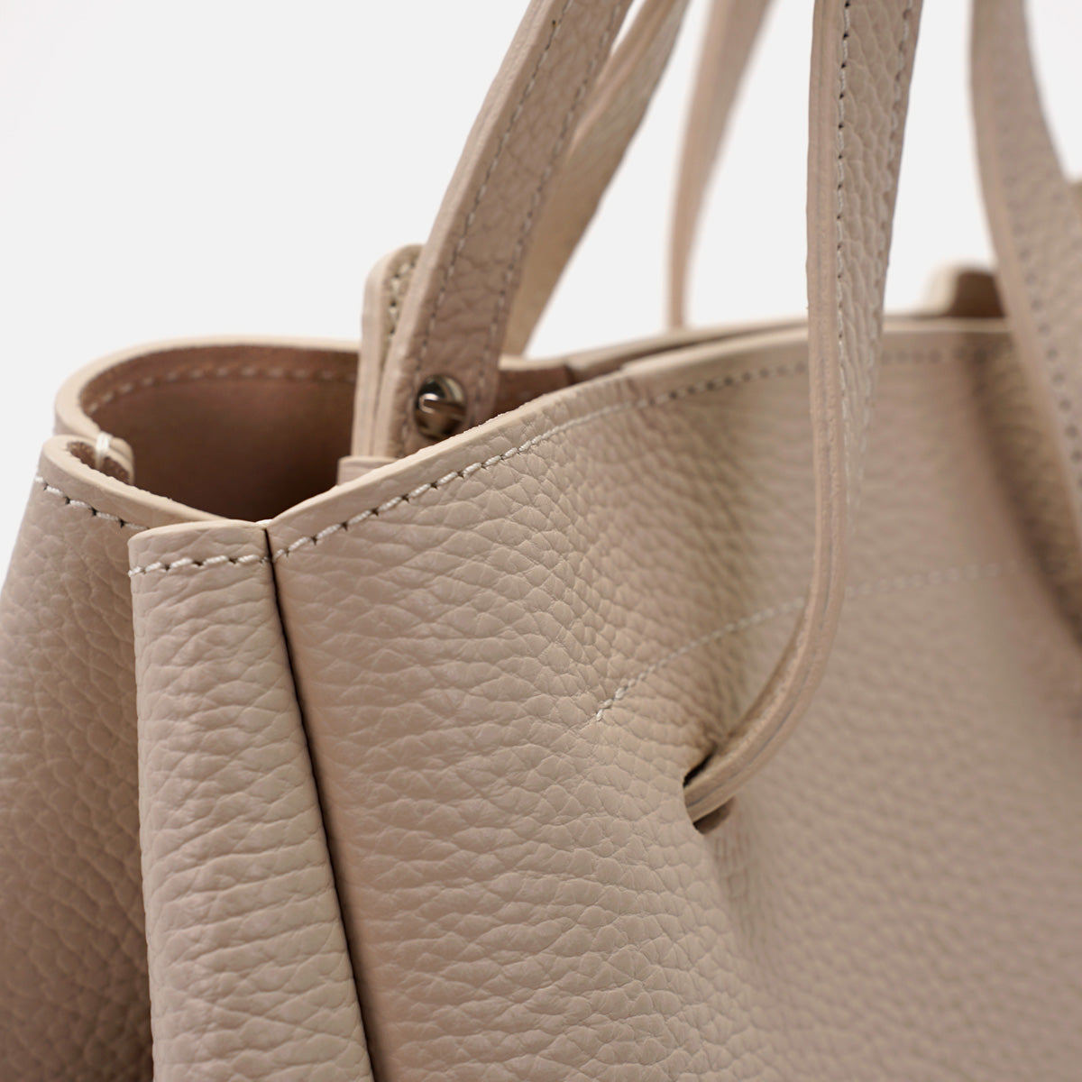 Geanta Pétale, Piele Texturata, Culoare Vanilie Rosé, cu Accesorii
