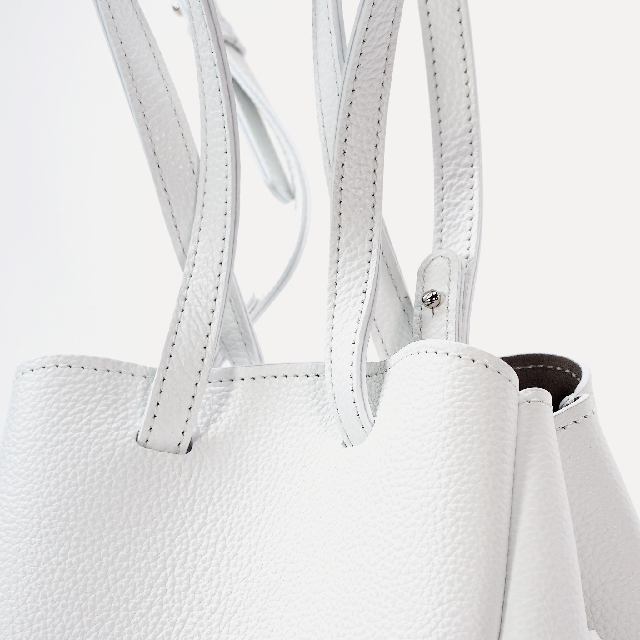 Geanta Mini Pétale, Piele Texturata, Culoare Alb Pur, cu Accesorii
