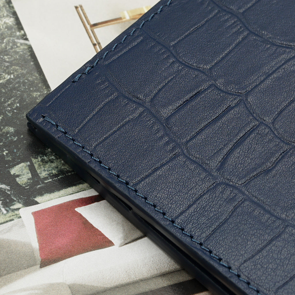Portofel Slim din Piele cu Imprimeu Crocodil, Albastru Navy Mat